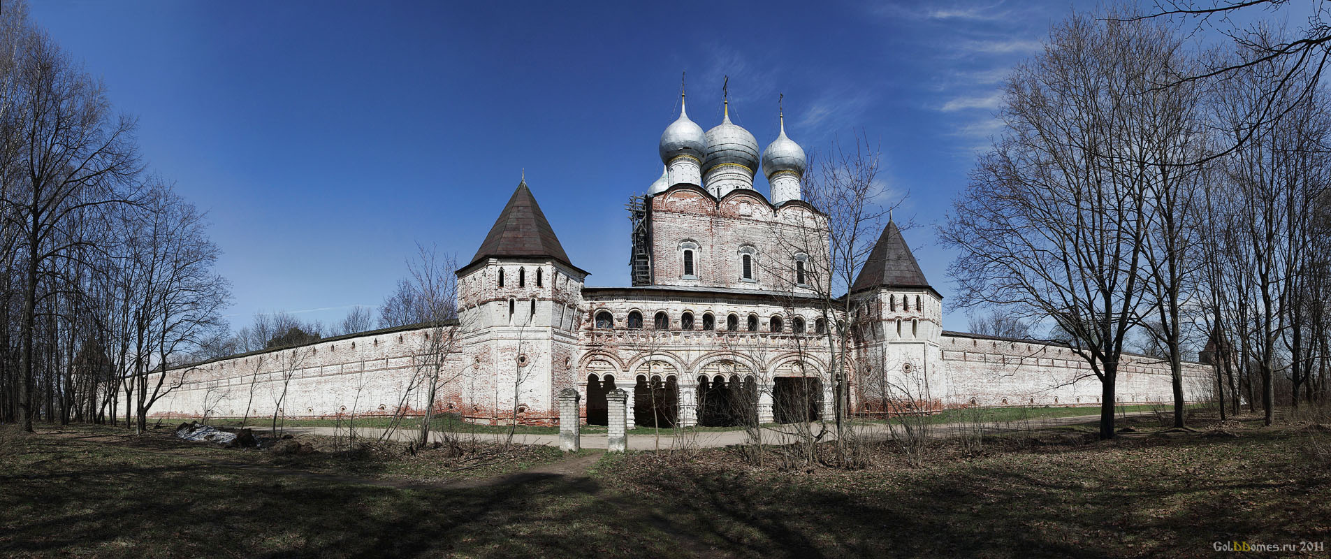 Борисоглебский,Сергиевская надвратная церковь XVII век. Южное прясло.
