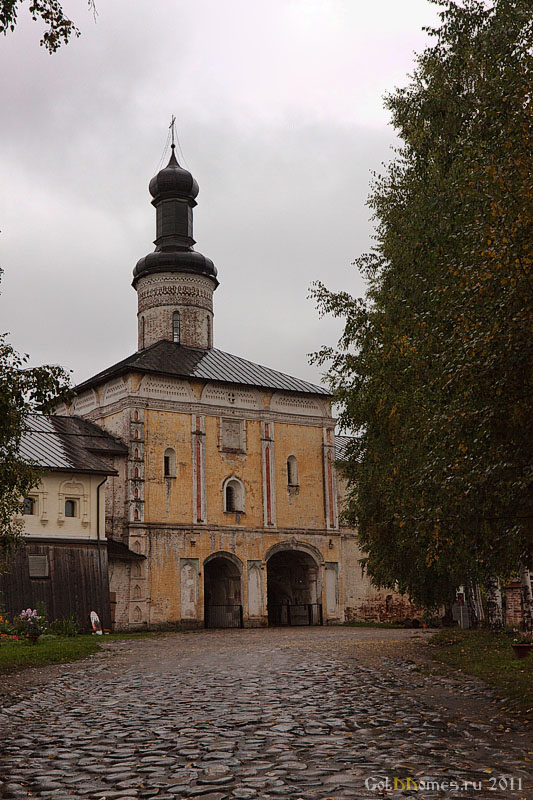 Надвратная церковь Иоанна Лествичника 1572 г