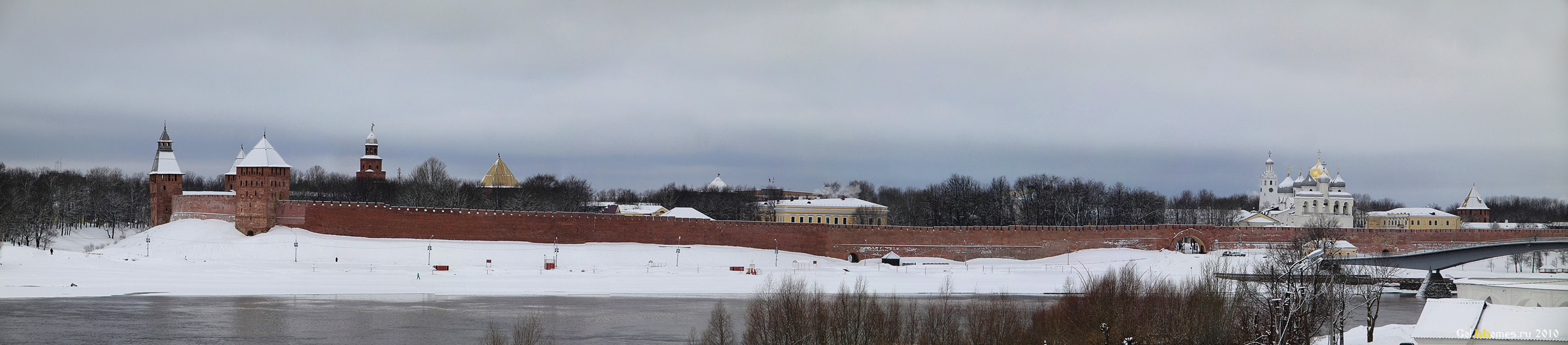 Вид со стороны Ярославого Дворища на Кремль