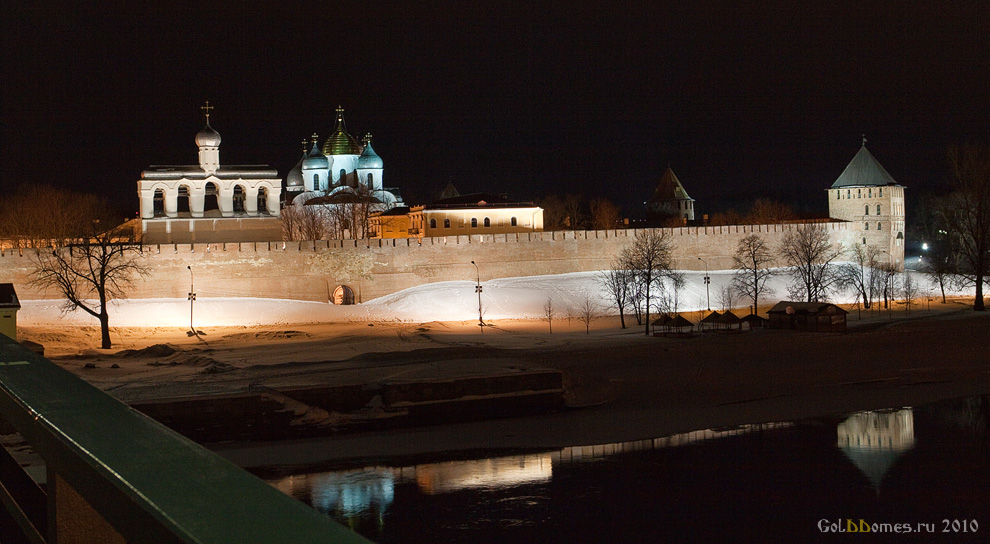 Вид на Кремль с пешеходного моста