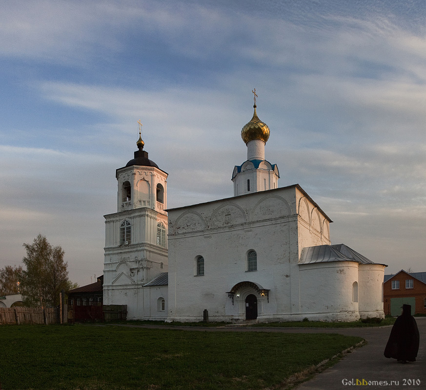 Васильевский монастырь,Собор Василия Великого с колокольней 1669г