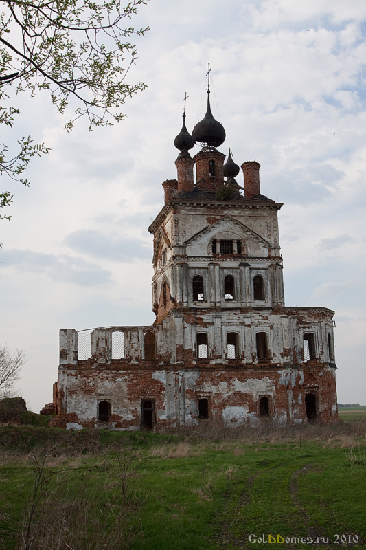 Суздальский район,с.Весь,Церковь Михаила Архангела 1817г