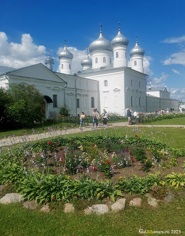 Юрьев мужской монастырь.Церковь Спаса Нерукотворного Образа 1825 г